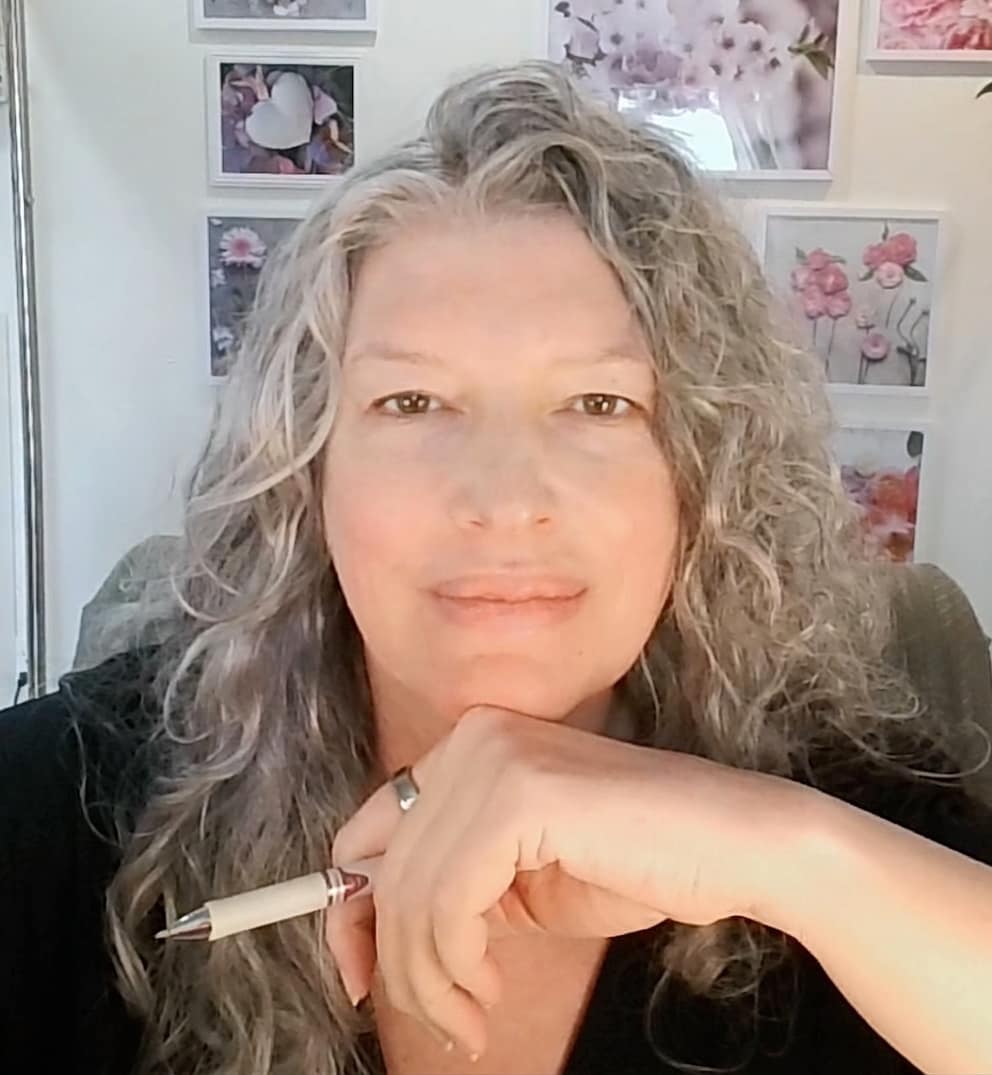 Reduce pink tone in eye whites